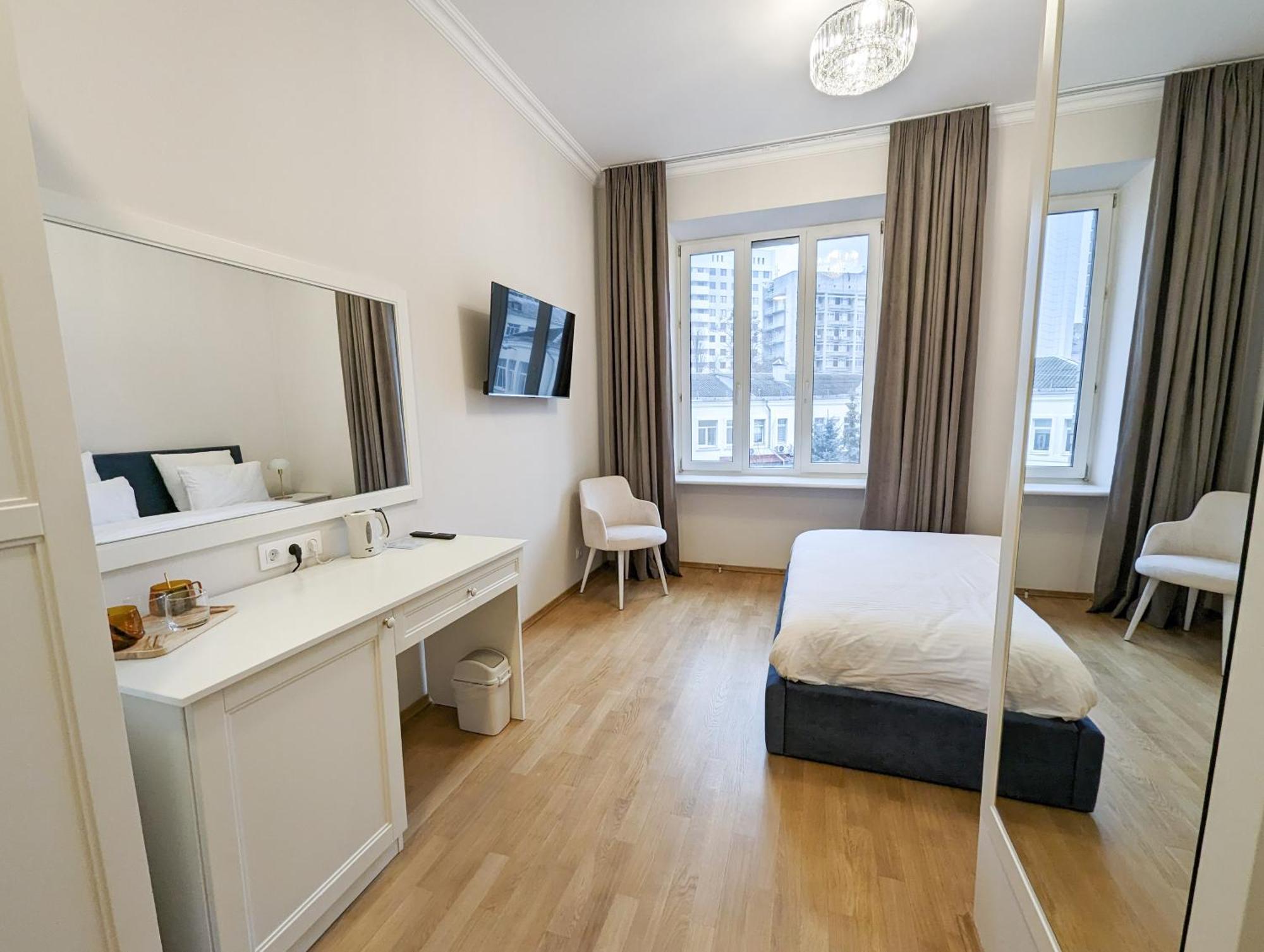 Kyiv Honchara Hotel エクステリア 写真