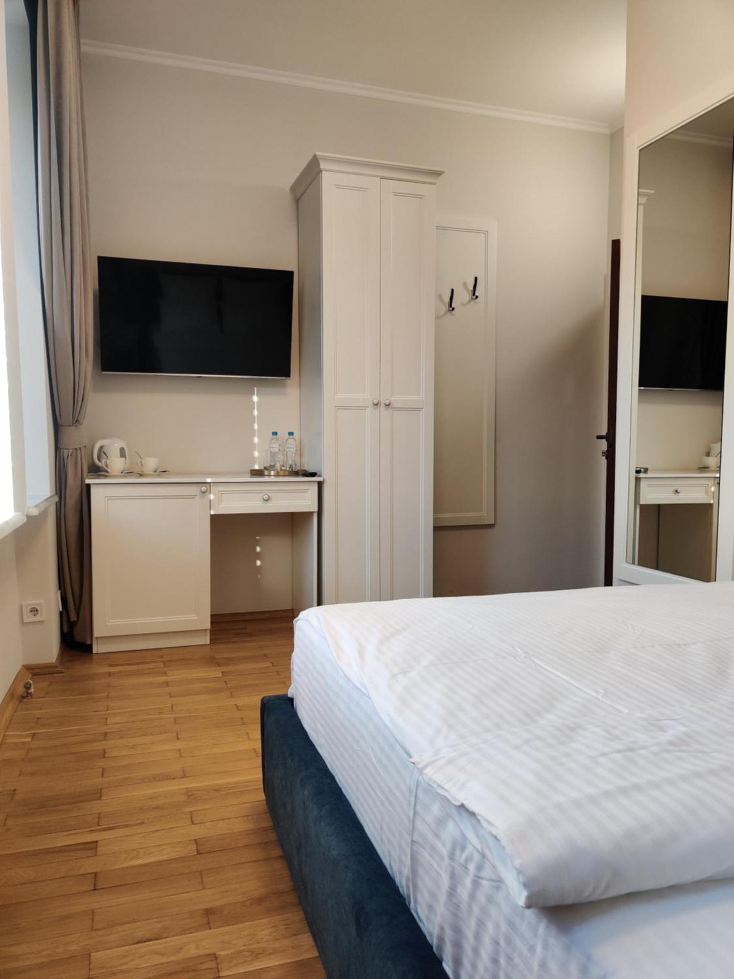 Kyiv Honchara Hotel エクステリア 写真